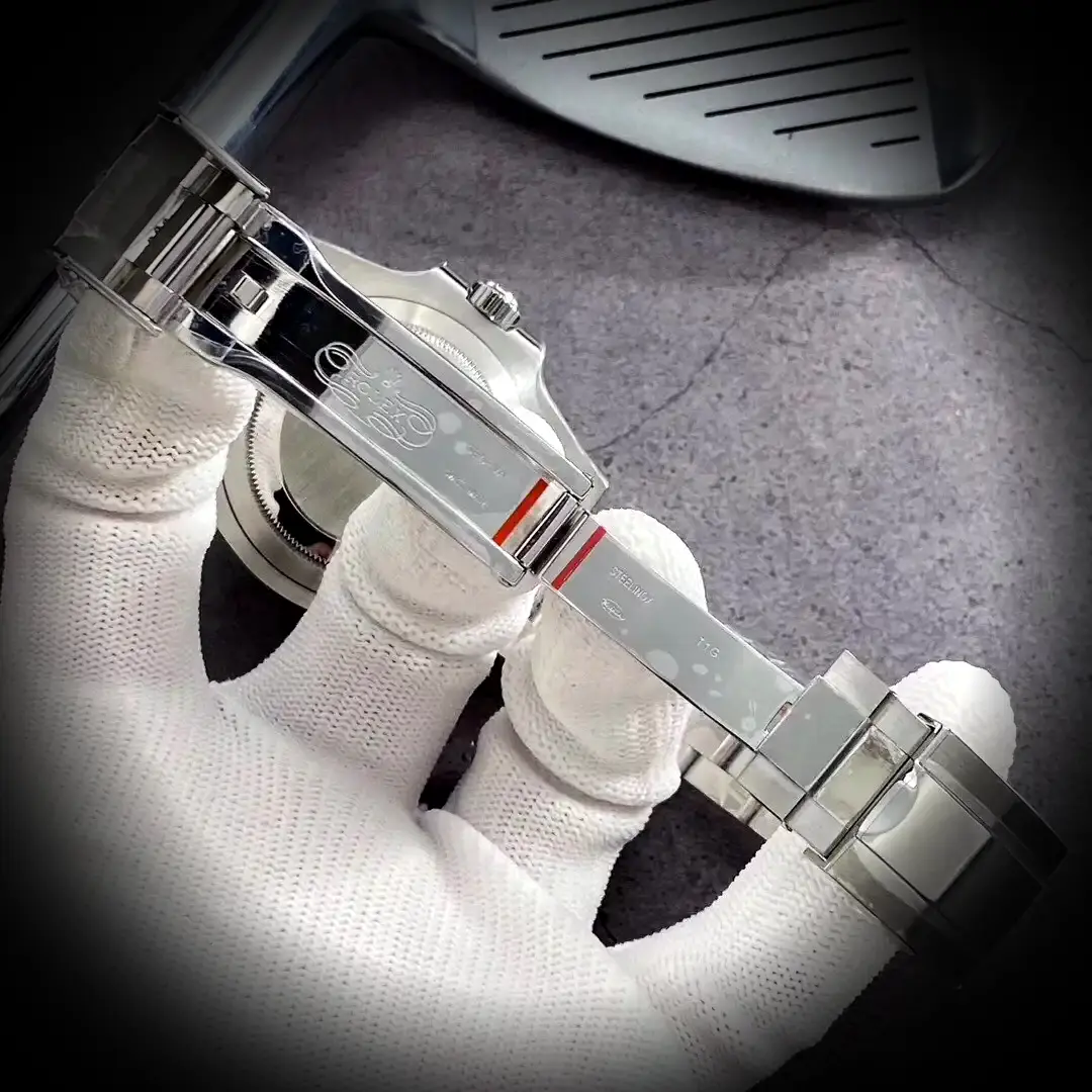 Rolex GMT-Master 126710BLRO super clone — lume shot