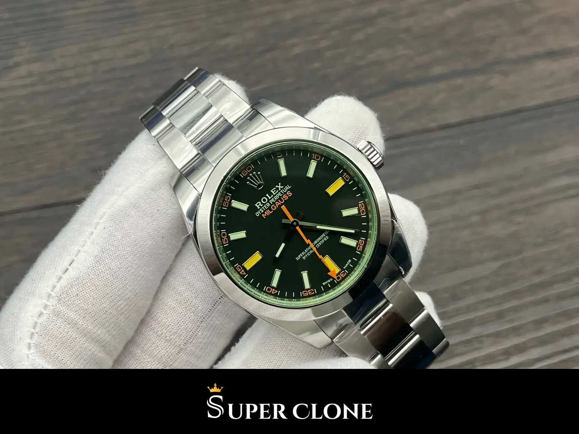 Rolex Milgauss 116400GV, smooth bezel, green sapphire crystal