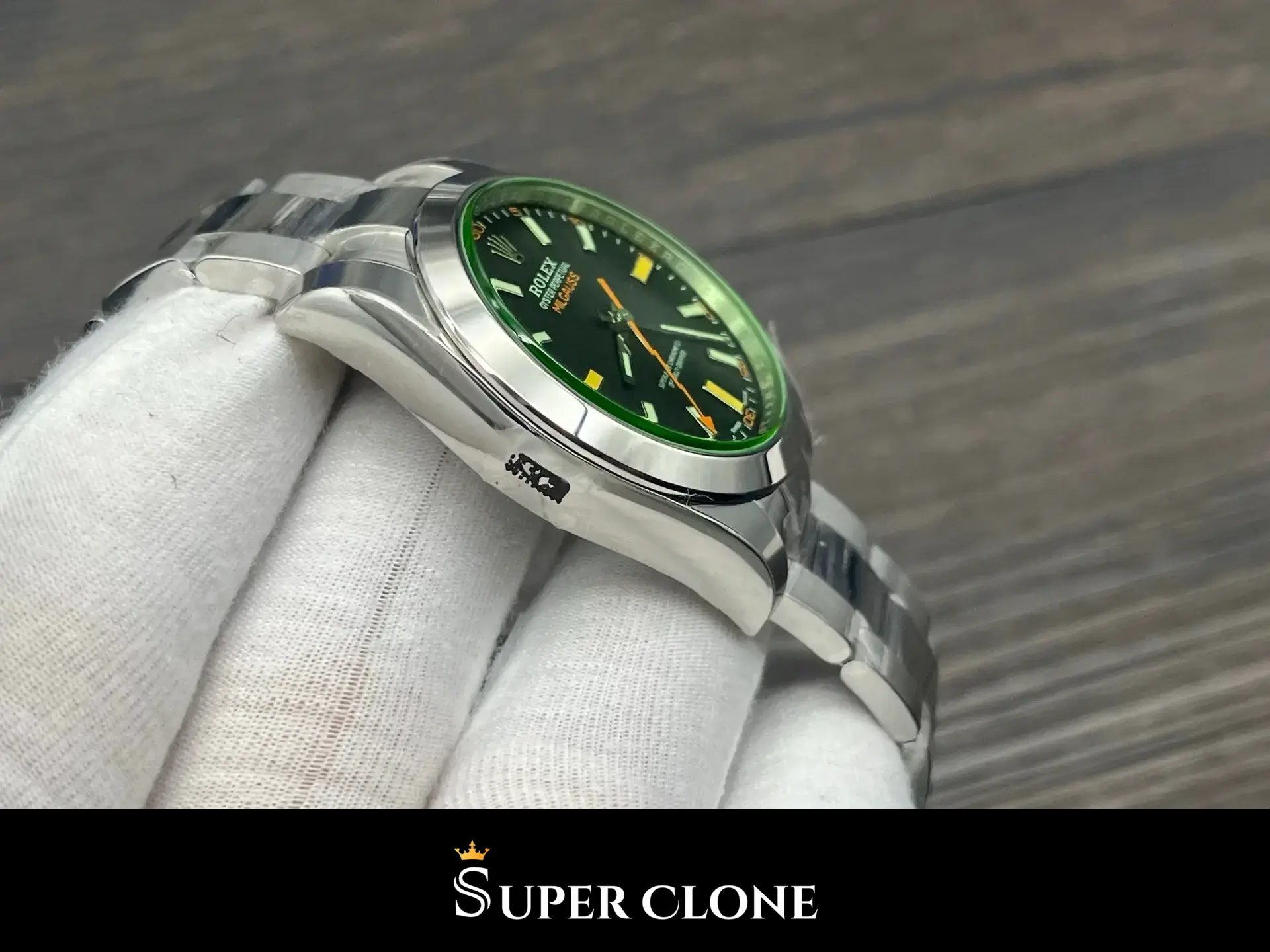 Rolex Milgauss 116400GV, green sapphire crystal, black dial