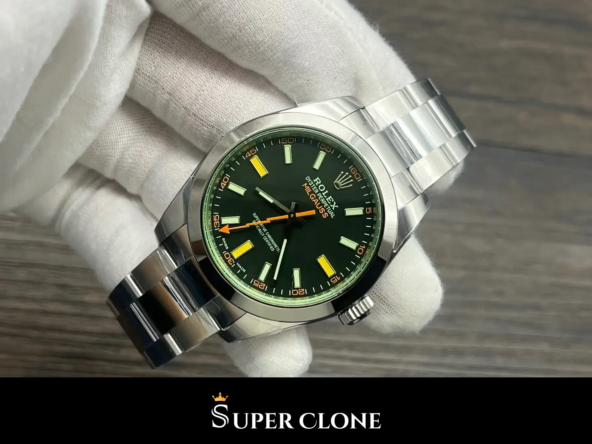 Rolex Milgauss 116400GV, 40mm, smooth bezel