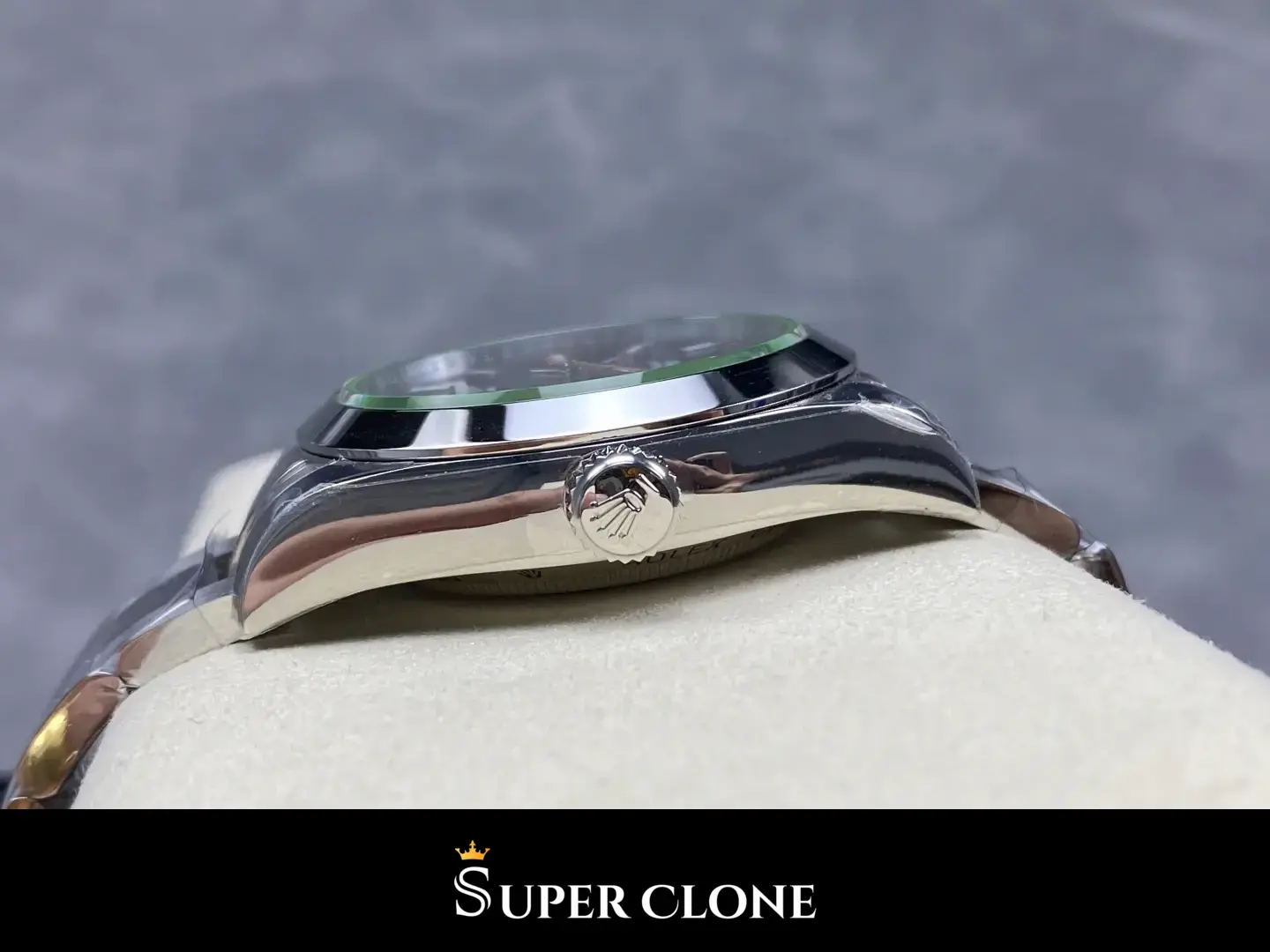 Rolex Milgauss 116400GV, oyster bracelet, green sapphire crystal