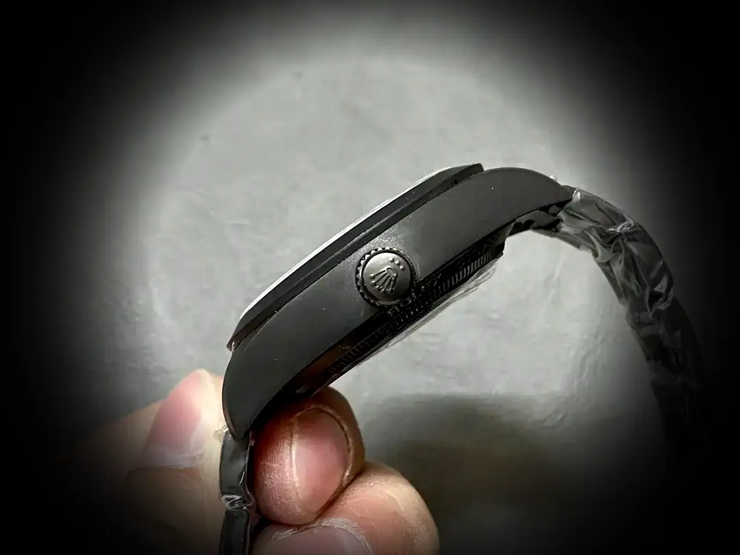 Milgauss SC116610 superclone silver dial — bezel macro