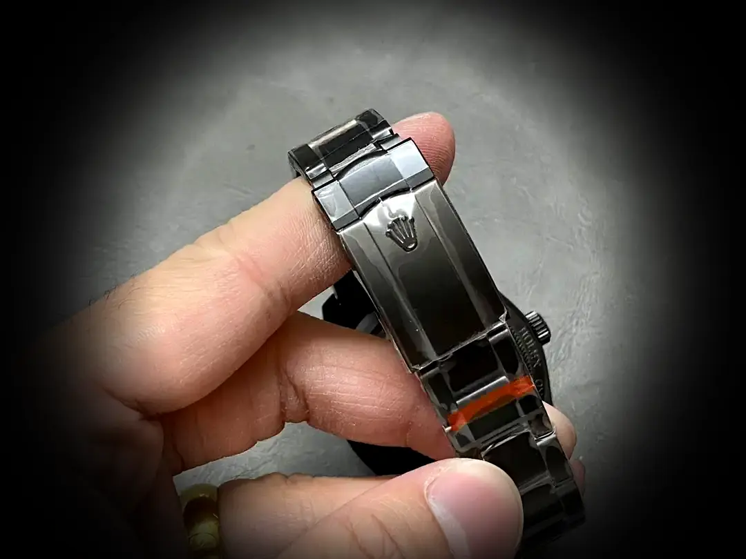 Milgauss SC116610 1:1 super clone — lume shot