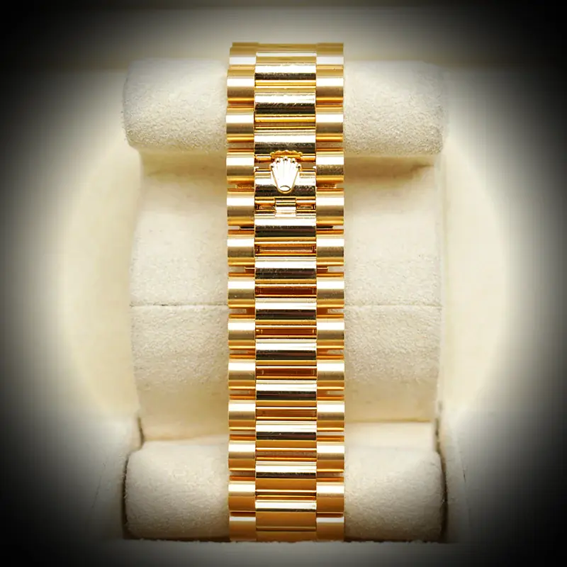 Day-Date 228238 super clone white dial — bezel macro