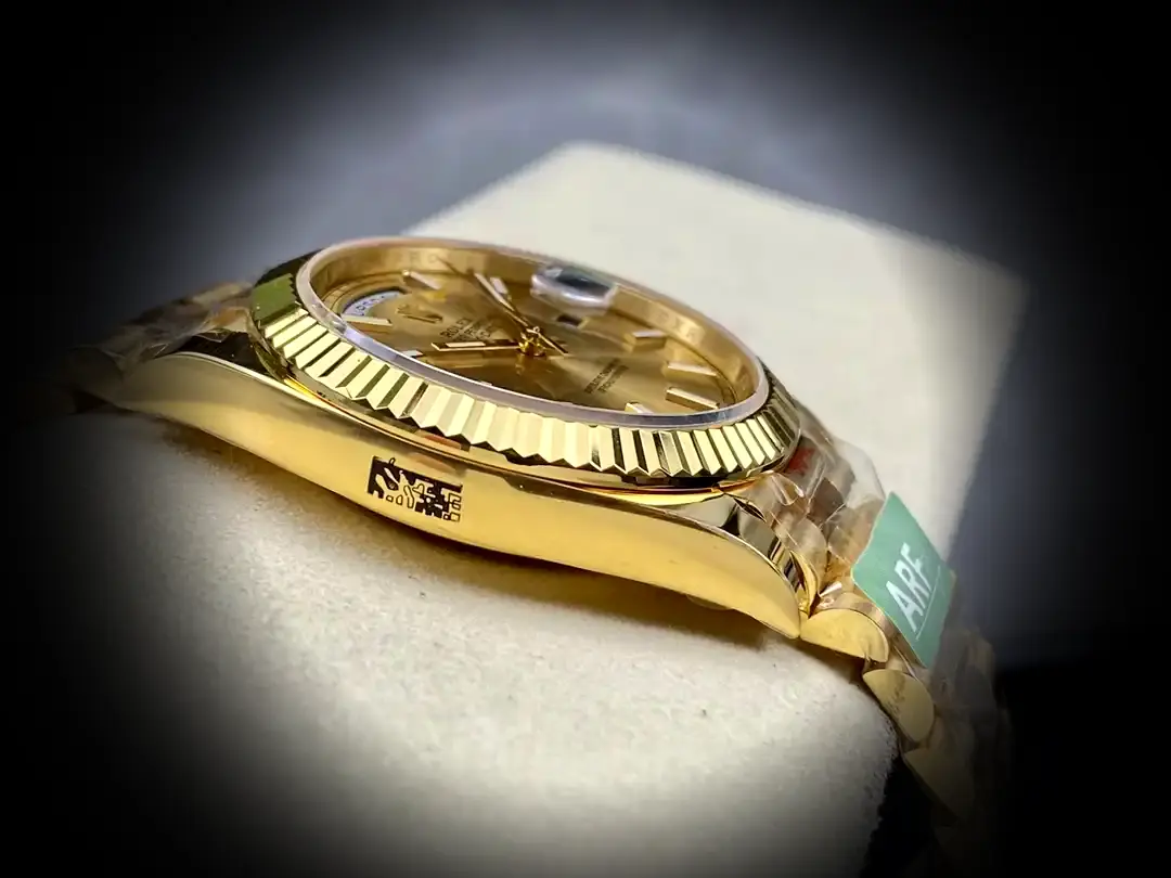 Day-Date 228238 Swiss clone — bracelet detail