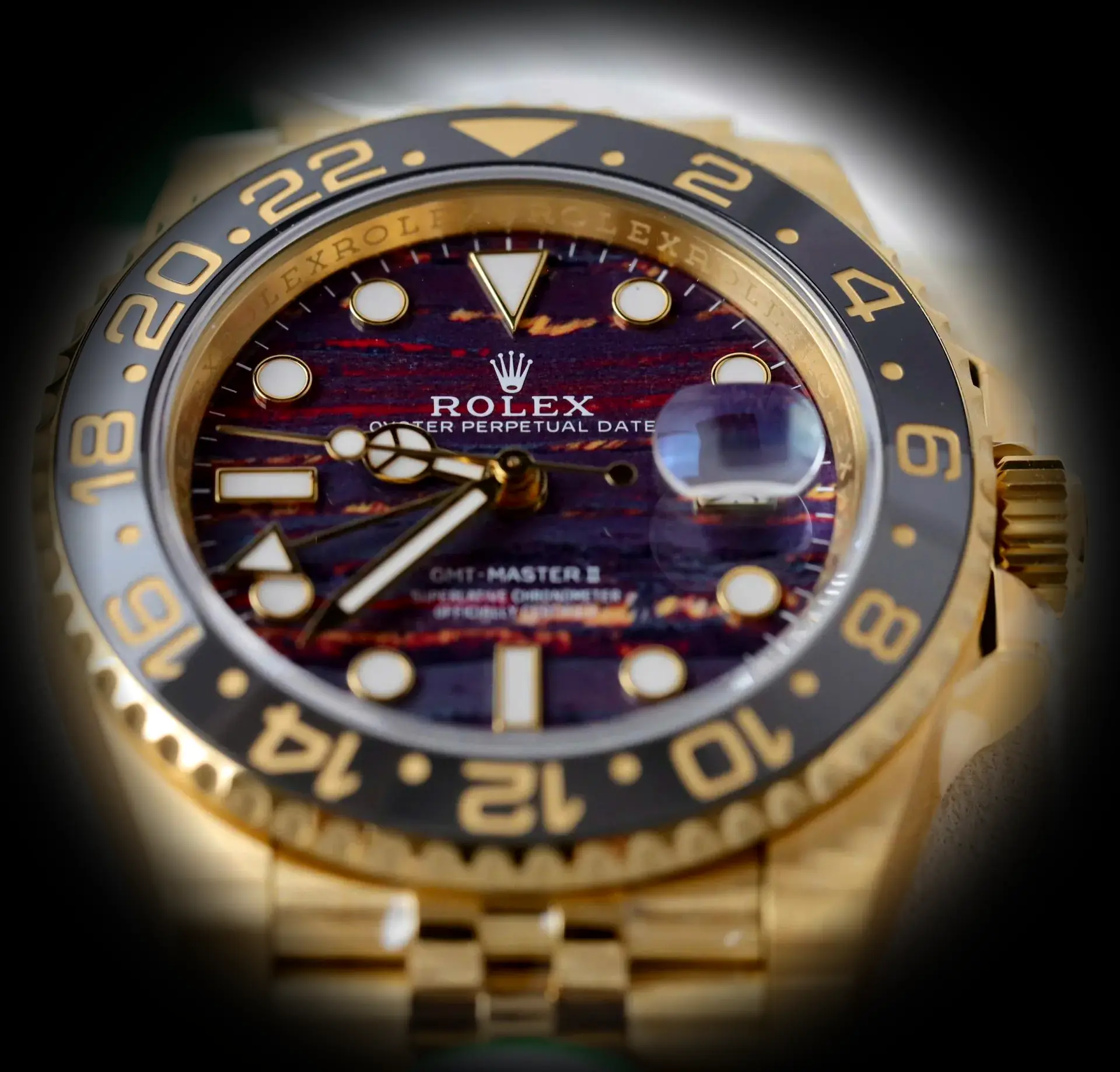 GMT-Master 126718GRNR super clone 40mm — wrist shot