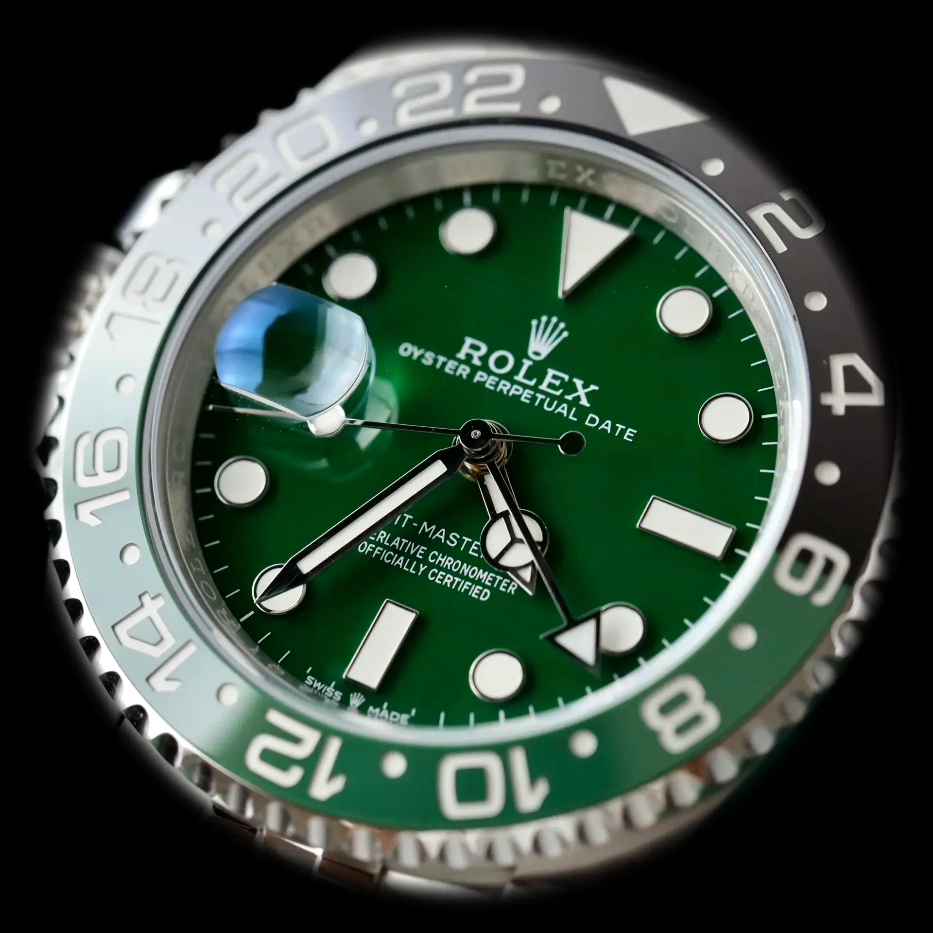 Rolex GMT-Master 126729VTNR Swiss replica — bracelet detail