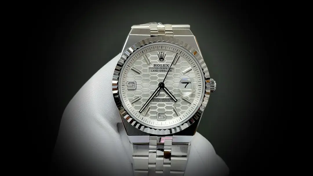 Land-Dweller 127334 Swiss replica 40mm — dial close-up