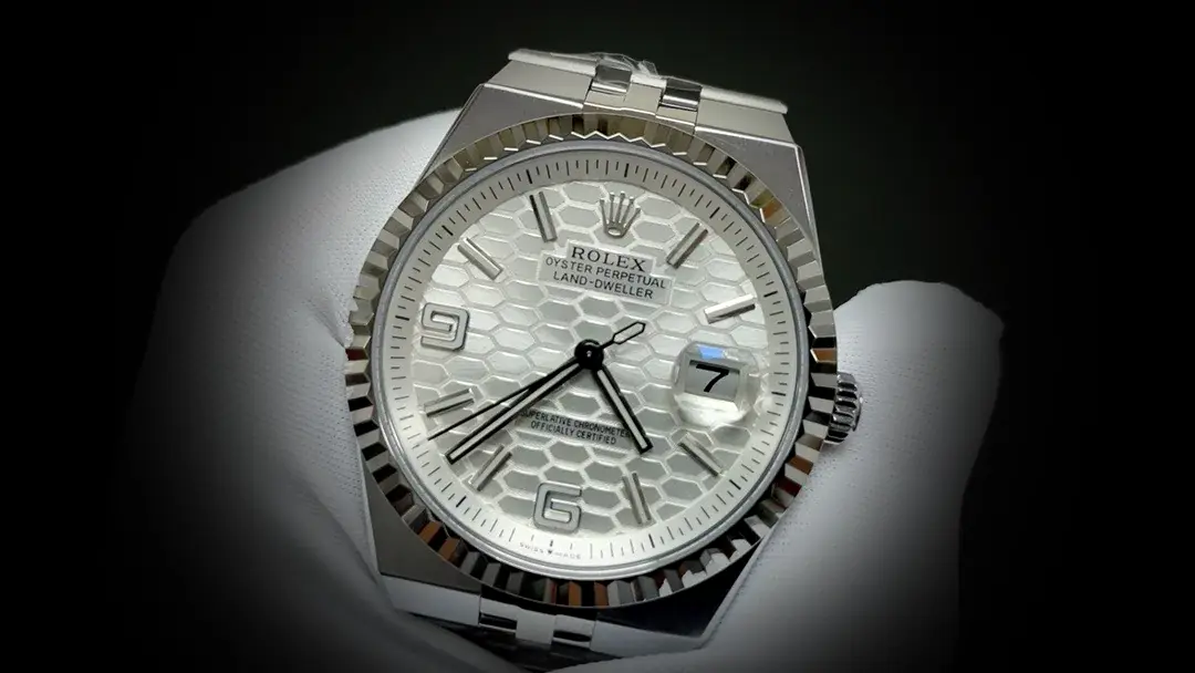 Land-Dweller 127334 superclone intense white dial — caseback detail