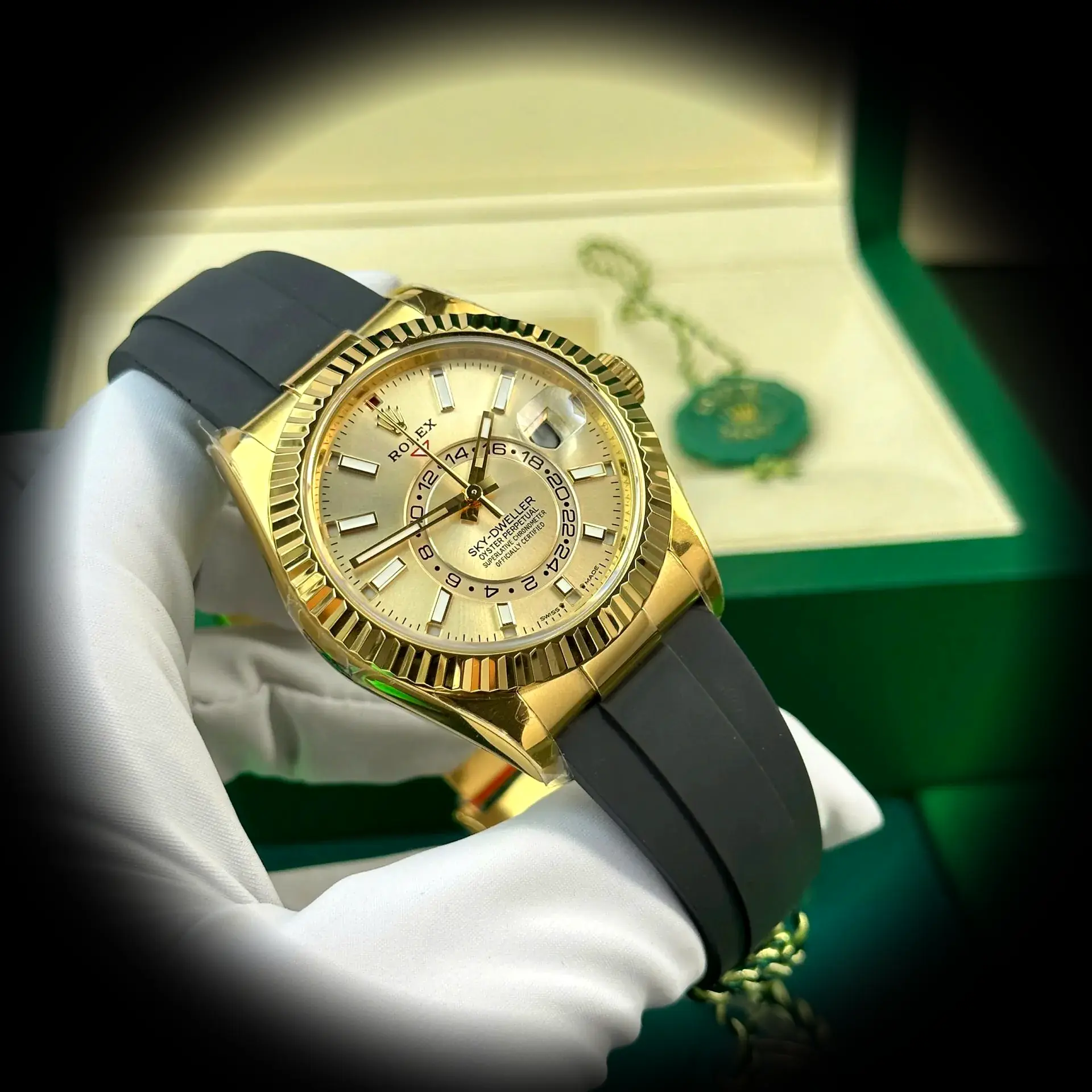 Sky-Dweller 336238 1:1 super clone champagne dial — caseback detail