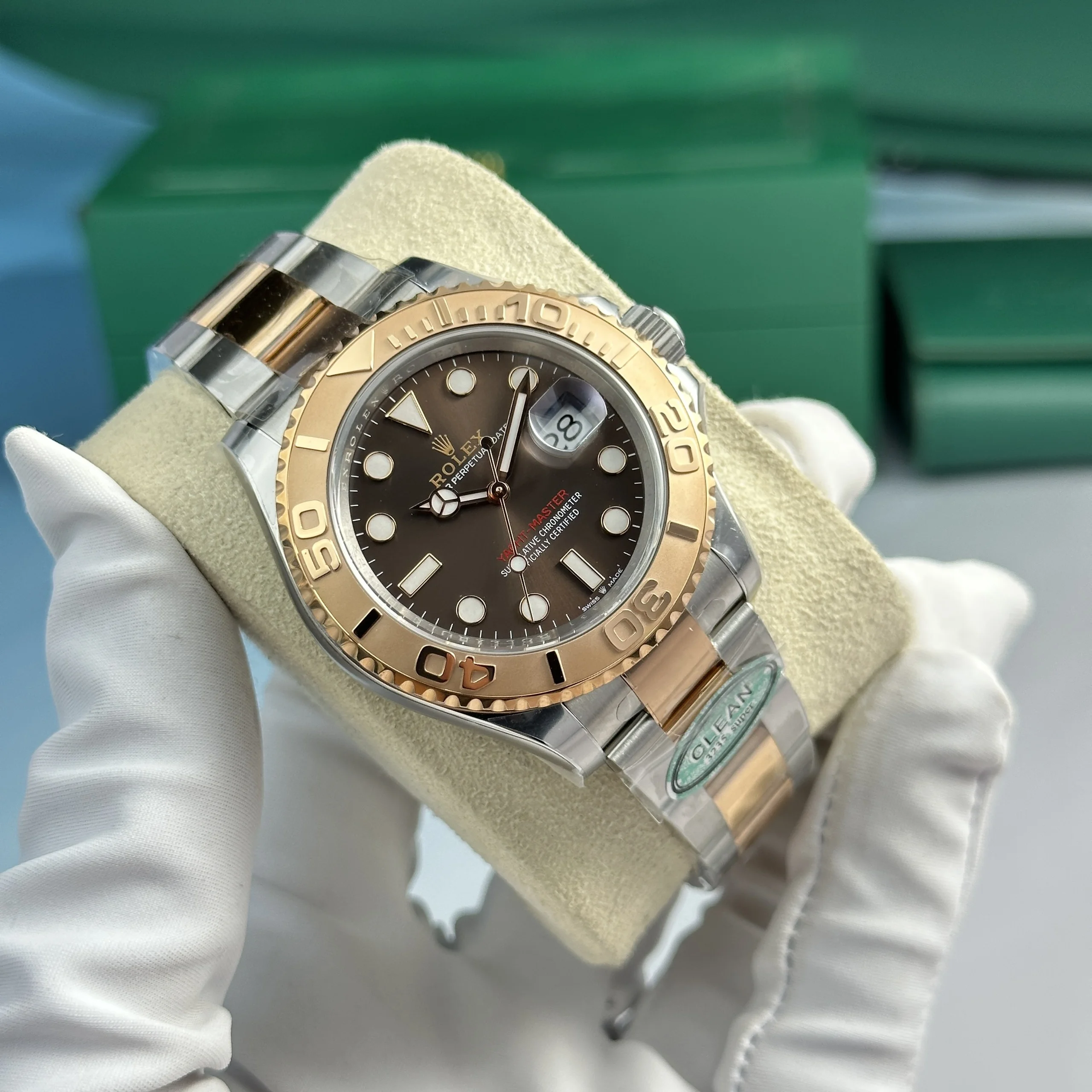Yacht-Master 126621, sapphire crystal, chocolate dial