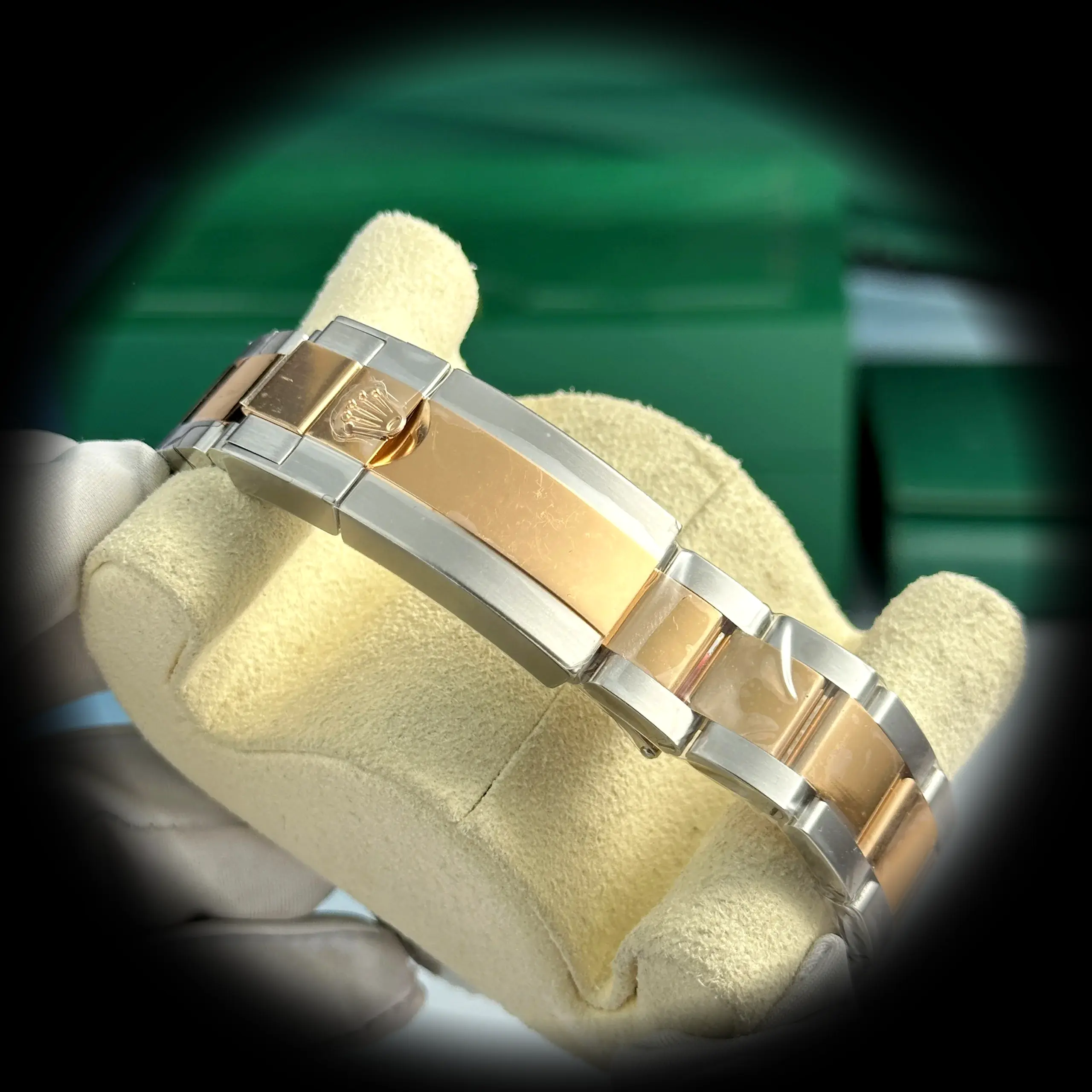 Rolex Yacht-Master 126621 Swiss replica — lume shot