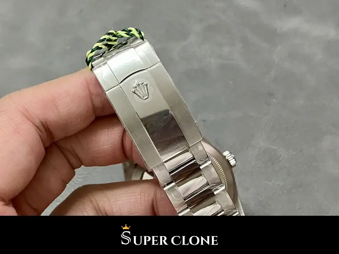 Sky-Dweller 326238 swiss super clone black dial — caseback detail