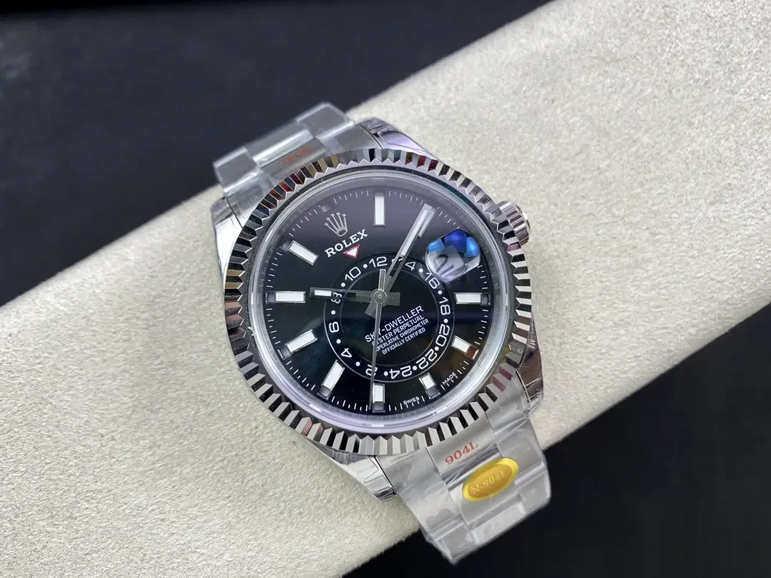 Sky-Dweller 326934 eta clone black dial — bezel macro