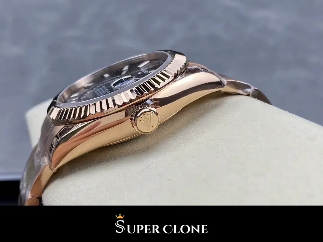 Sky-Dweller 326935 superclone mint dial — bezel macro