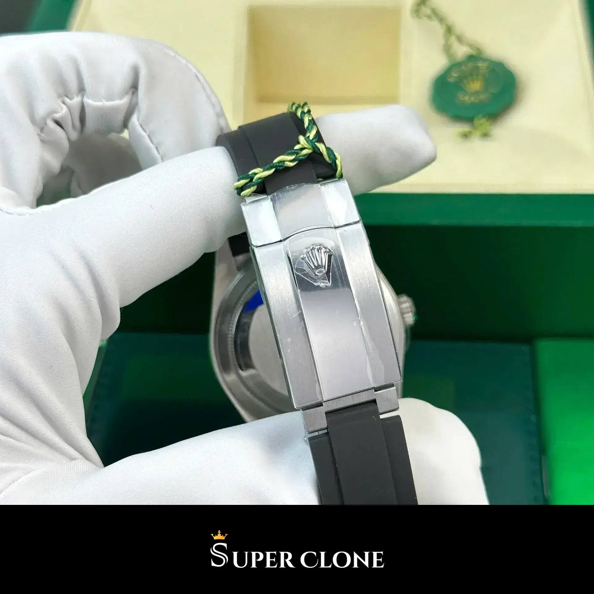 Sky-Dweller 336239 eta clone intense white dial — bezel macro