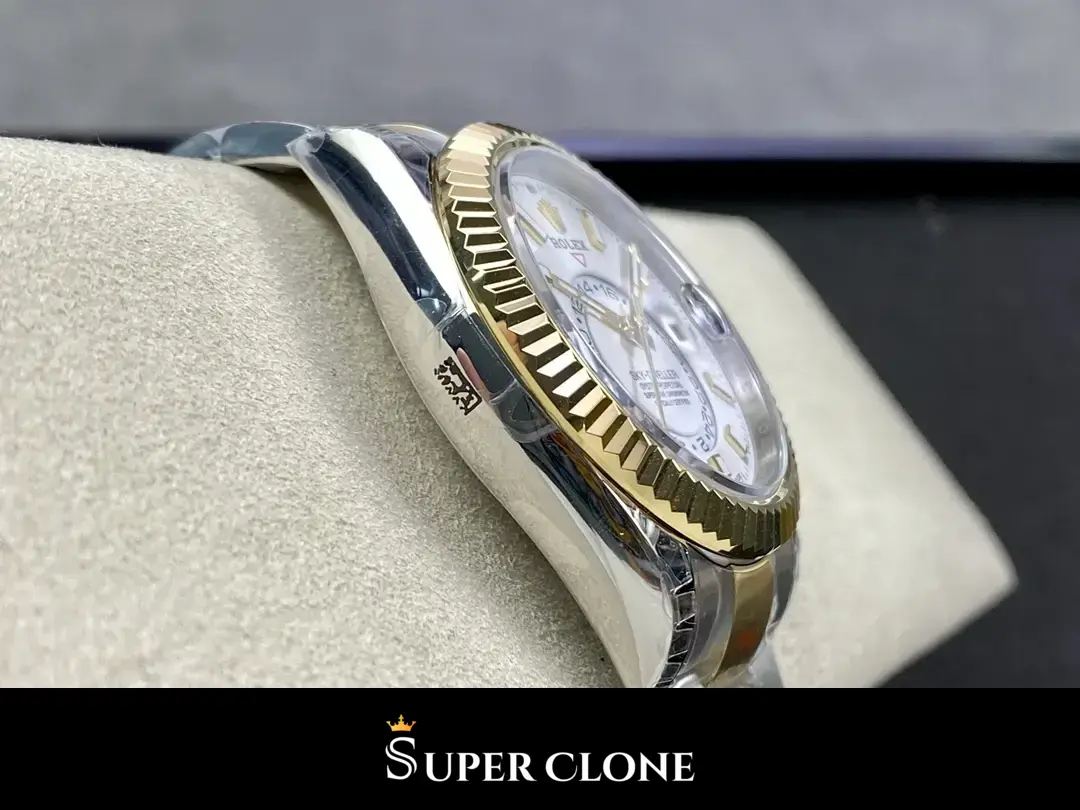 Rolex Sky-Dweller 336933 eta clone intense white dial — bezel macro