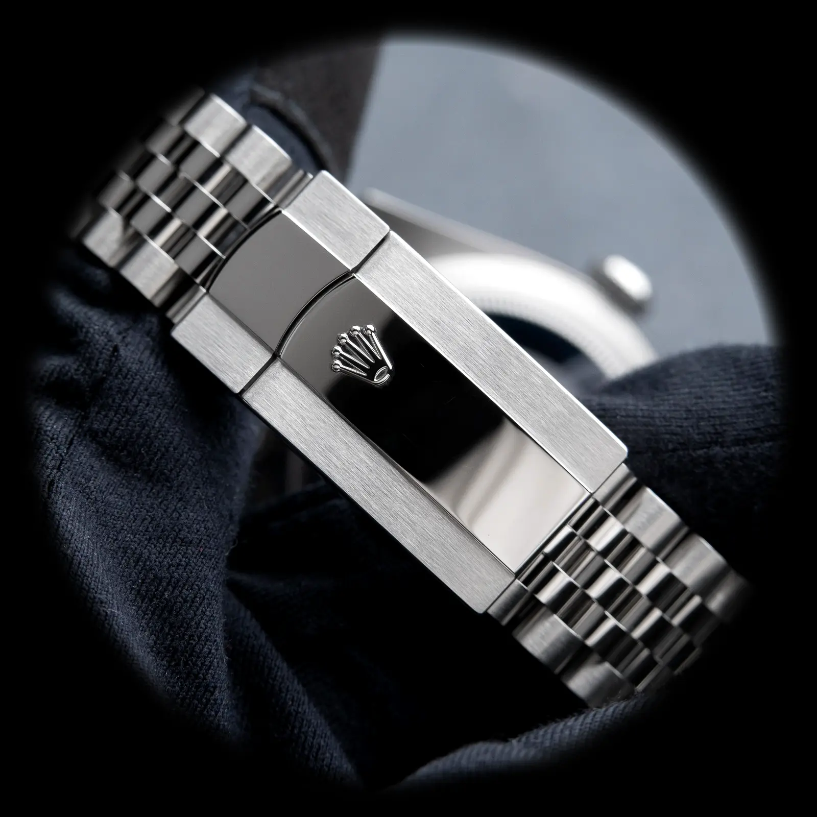 Sky-Dweller 336934 Swiss clone bright black dial — side profile