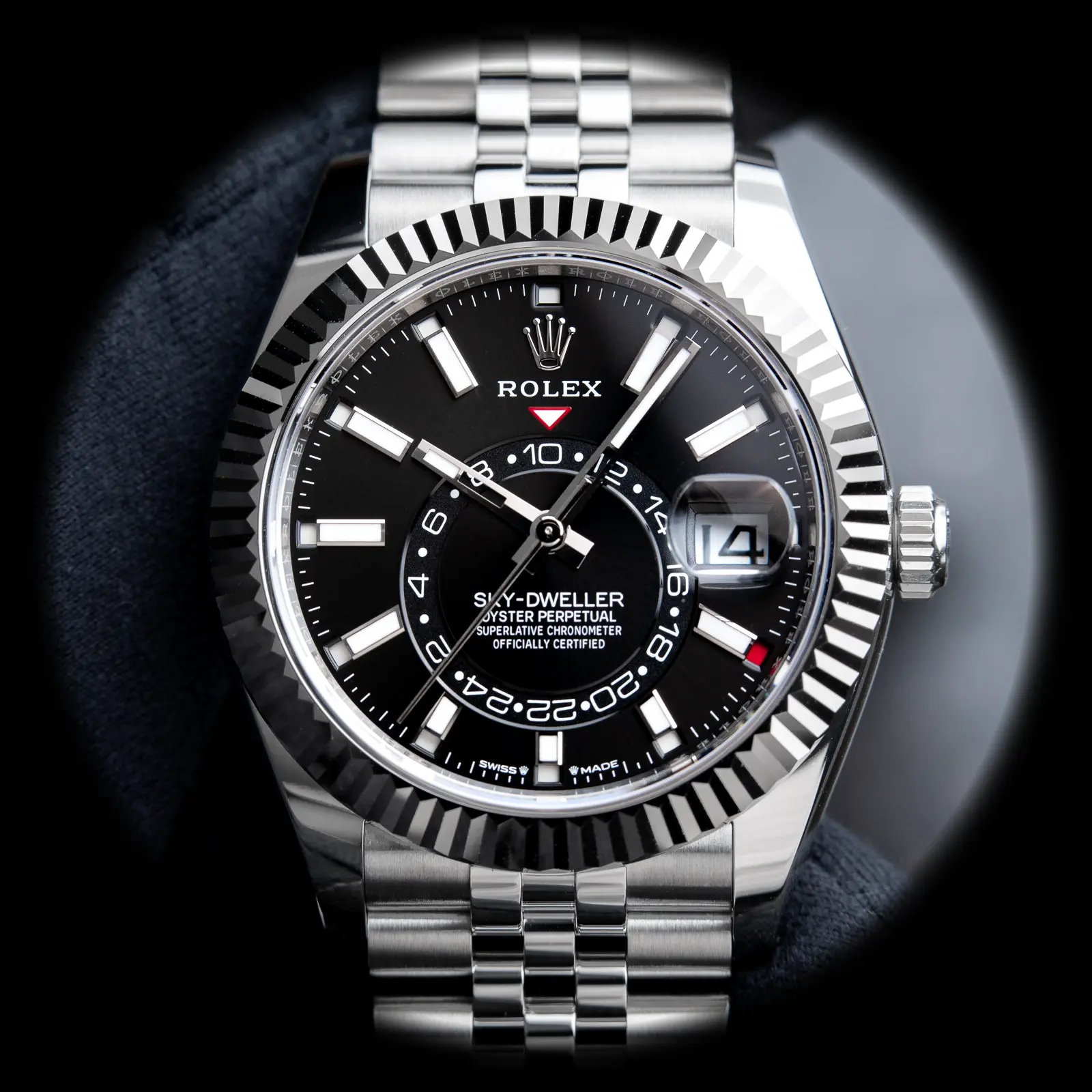 Sky-Dweller 336934 superclone bright black dial — bezel macro