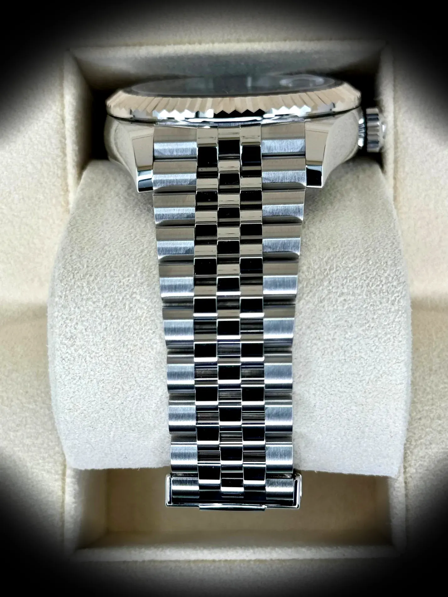 Sky-Dweller 336934 Swiss clone bright blue dial — caseback detail