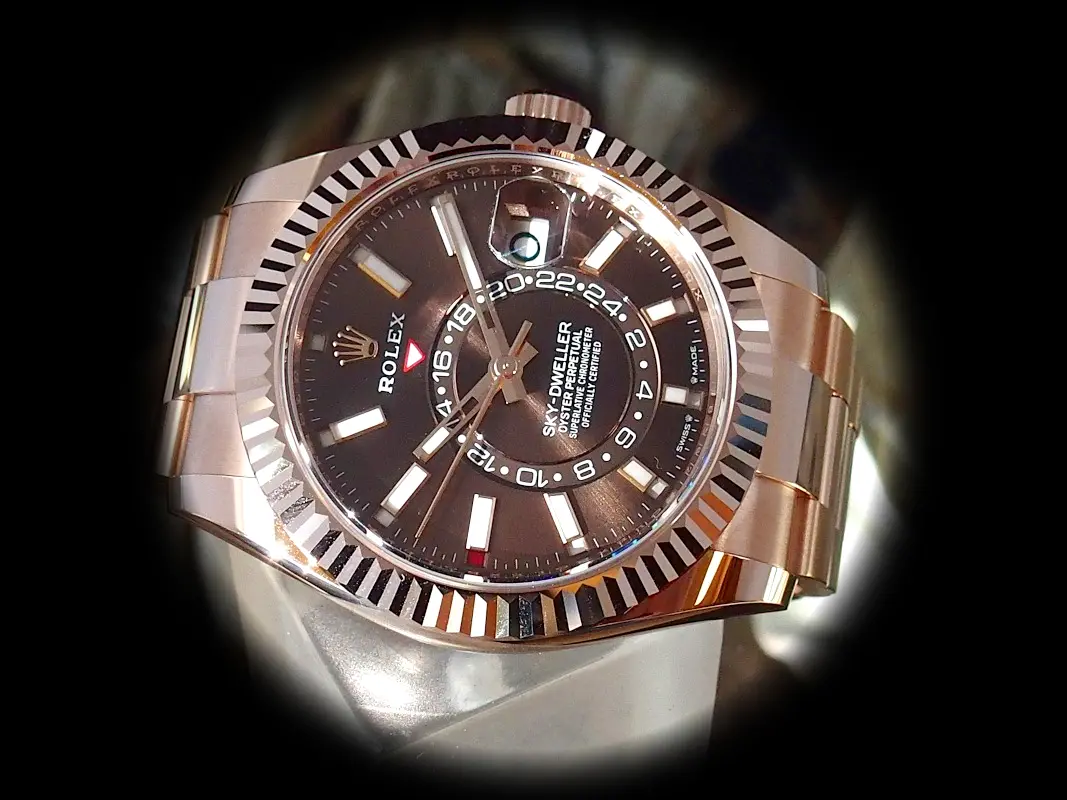 Rolex Sky-Dweller 336935 Swiss replica chocolate dial — bezel macro