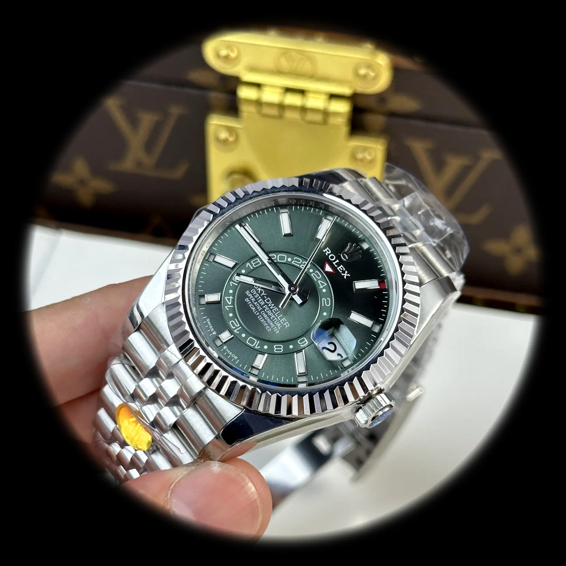 Rolex Sky-Dweller 336934 Swiss replica mint green dial — caseback detail