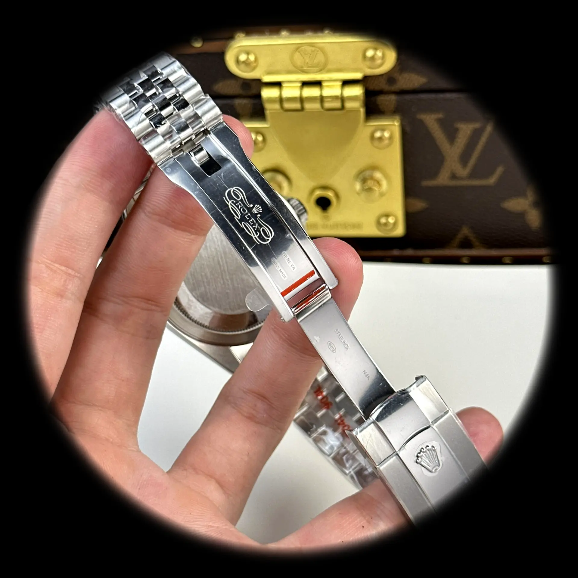 Sky-Dweller 336934 Swiss replica — lume shot