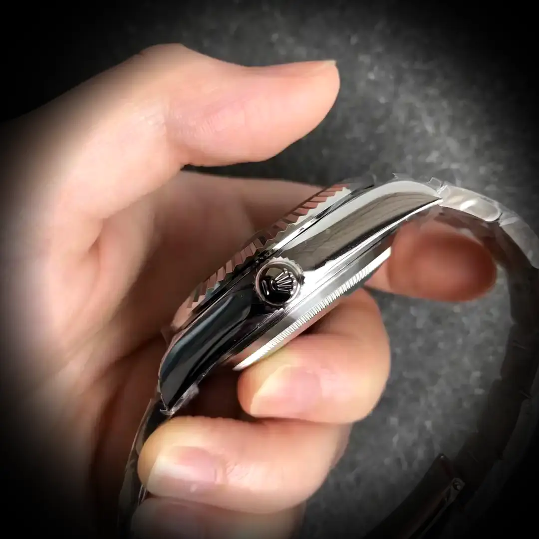 Rolex Sky-Dweller 326238 super clone bright black dial — caseback detail