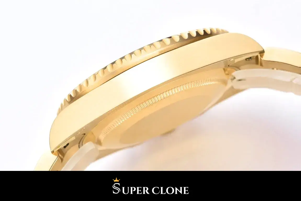 Opposite flank level to the lens, polished mid-case band beneath the coin-edge rim