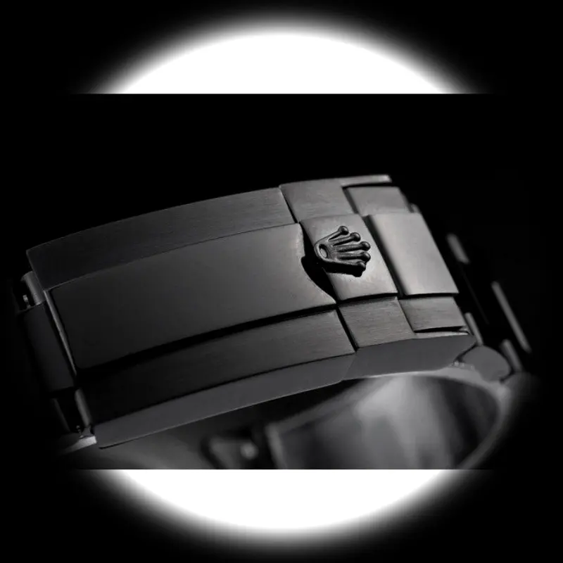 Submariner PRHUNTERPRO Swiss replica — lume shot