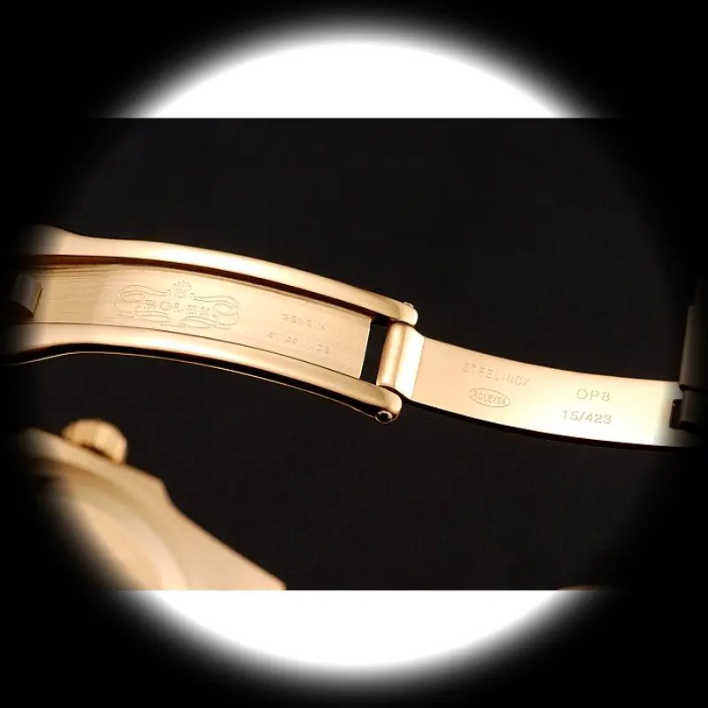 Submariner 1454089 super clone — lume shot