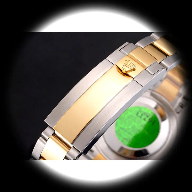 Submariner PR16233B super clone — lume shot