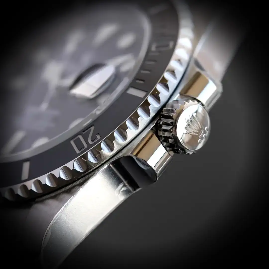 Submariner 126610LN Swiss clone — bracelet detail