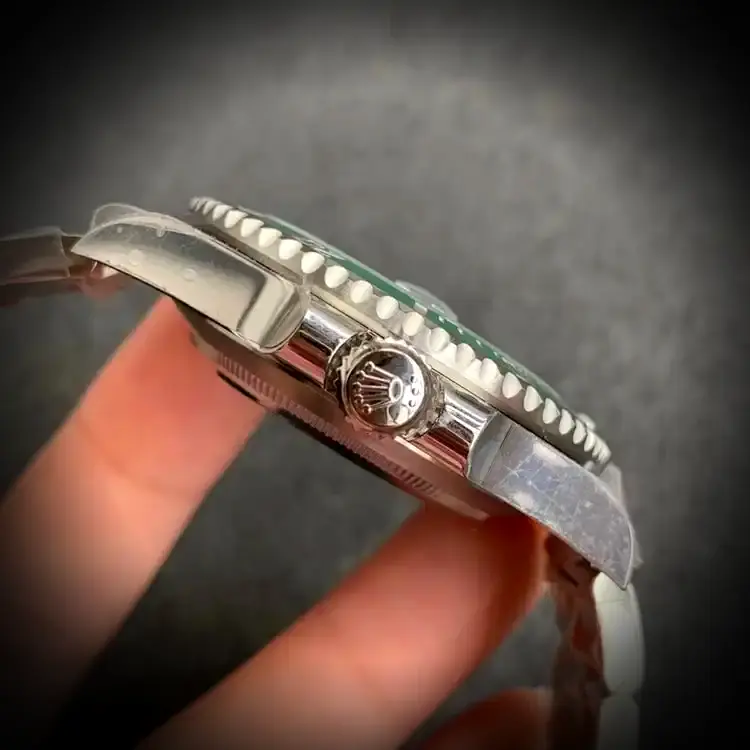 Submariner 116610LN Swiss replica 40mm — wrist shot