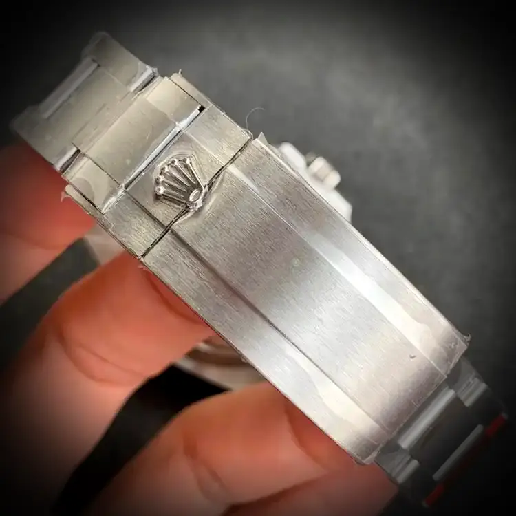 Rolex Submariner 116610LN Swiss clone 40mm — crown and case detail