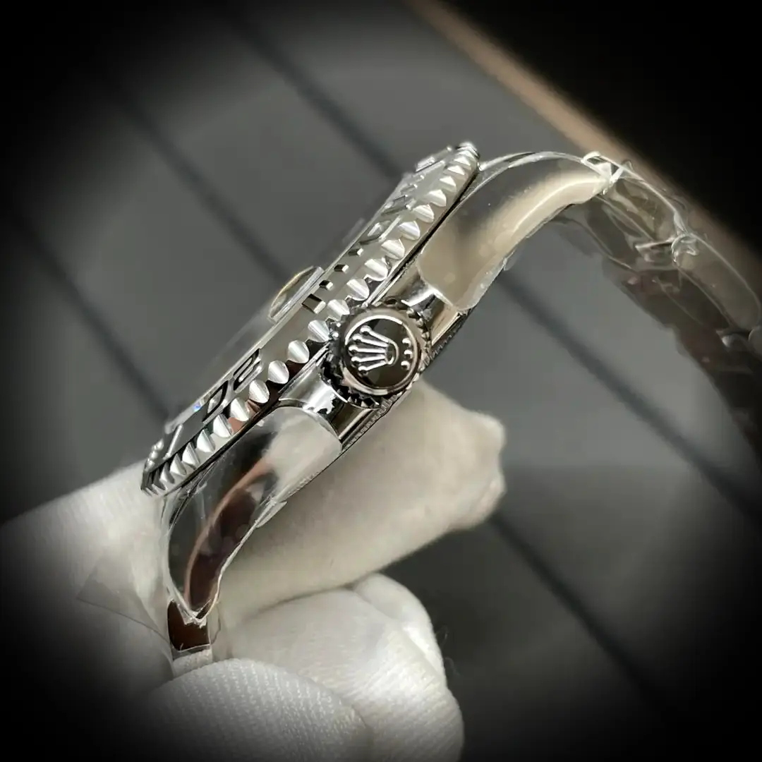 Rolex Yacht-Master SC016833 super clone rhodium dial — bezel macro