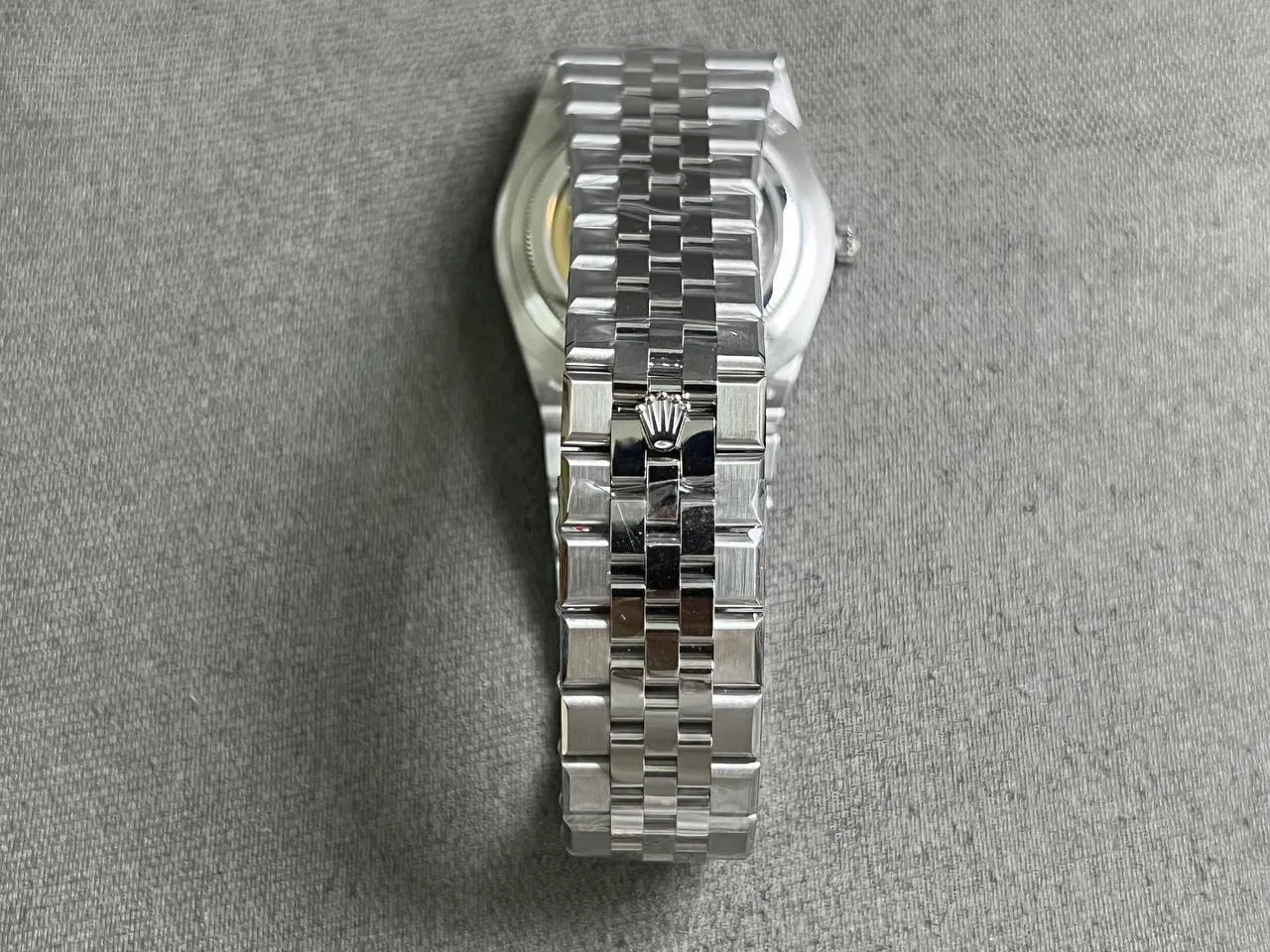 Land-Dweller 127336 replica — bracelet detail