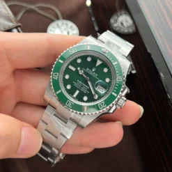 Rolex Super Clone Submariner 116610LV 40mm Hulk 1
