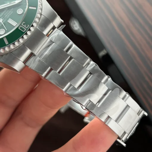 Rolex Super Clone Submariner 116610LV 40mm Hulk 4
