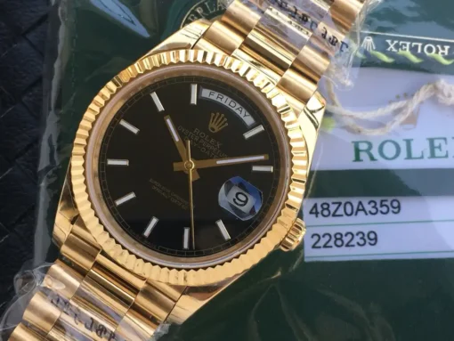 Rolex diena-data Ref. m228238 Juodas ciferblato briaunotas rėmelis