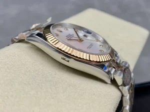 Rolex Datejust Ref.126333 41mm Mother of Pearl Dial