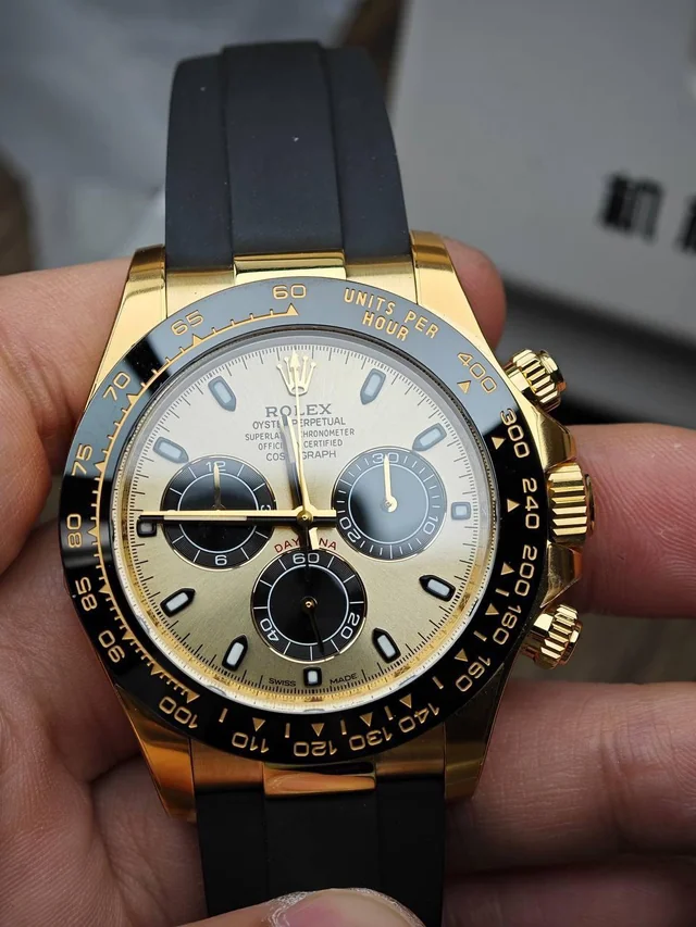 Daytona 40 mm Golden Dial 126518LN "Pikachu" photo review
