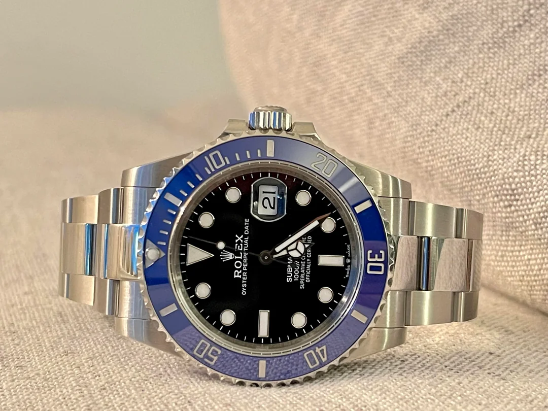 Submariner "Cookie Monster" 41mm Black Dial 126619LB photo review