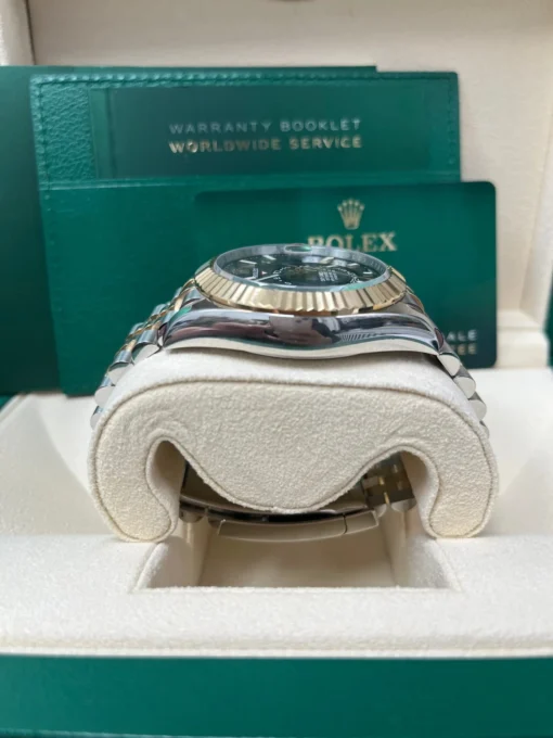Rolex Replica Sky-Dweller 42 mm Bright black Dial 336933