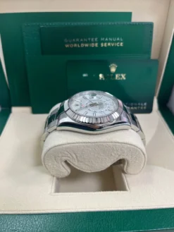 Replica Rolex Sky-Dweller 42 mm Intense white Dial 336934 Lug Shot