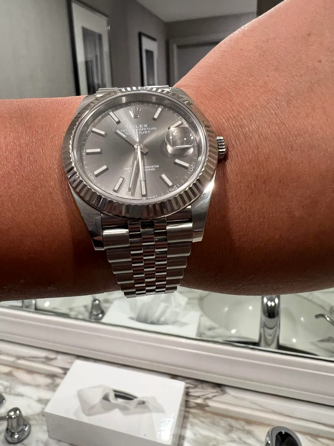 Replica Datejust 41 mm Rhodium Dial 126334 Jubilee photo review
