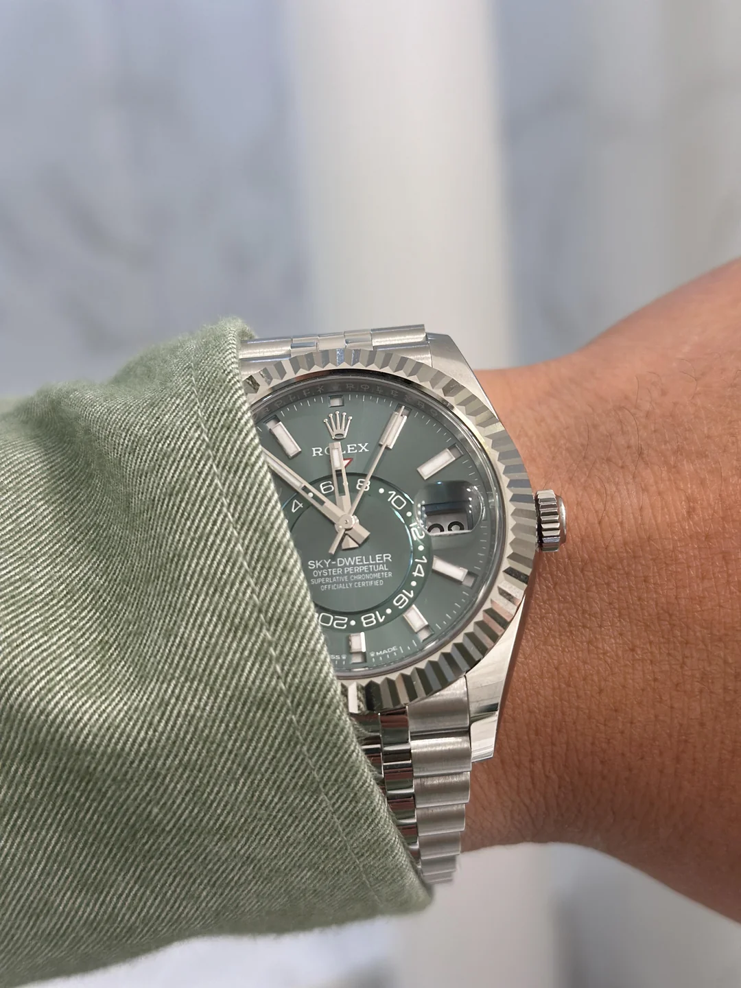 Replica Sky-Dweller 326238 42mm Mint Dial photo review