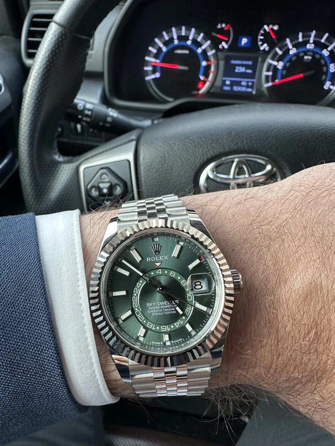 Replica Sky-Dweller 326238 42mm Mint Dial photo review