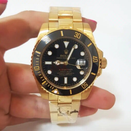 Replica Rolex Submariner 116618LN 40mm Black Dial Lug Shot