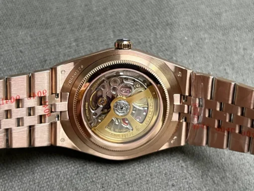 Land-Dweller 40 mm Everose Gold - Image 4